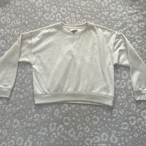Universal Threads Cropped crew neck